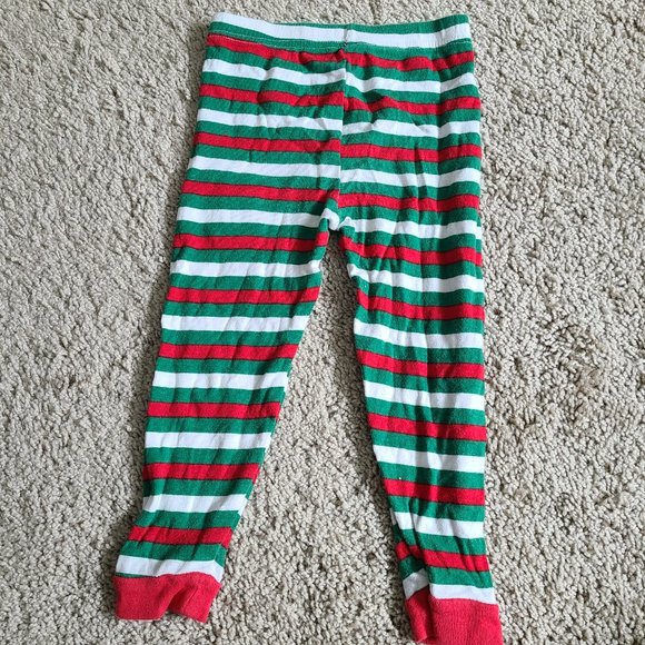 3 items - 3T Unisex holiday pajamas - Picture 7 of 10